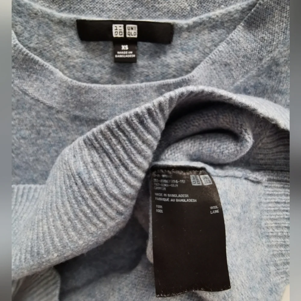 Uniqlo 100% Wool Blue Crew Neck Sweater - Picture 5 of 7
